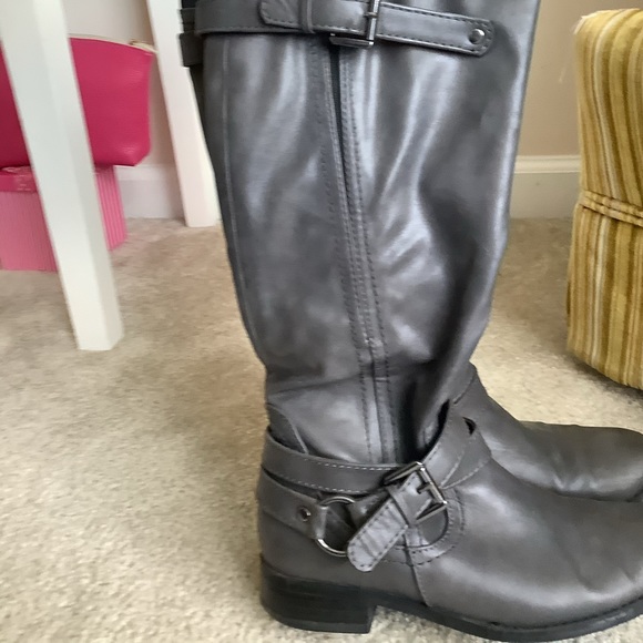 Boots - Picture 5 of 5